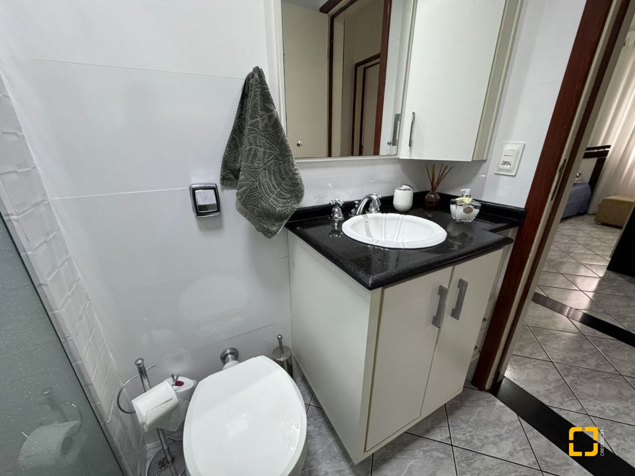 Apartamento com 108m², 5 quartos (sendo 1 suíte), 1 garagem, no bairro Bom Abrigo em Florianópolis