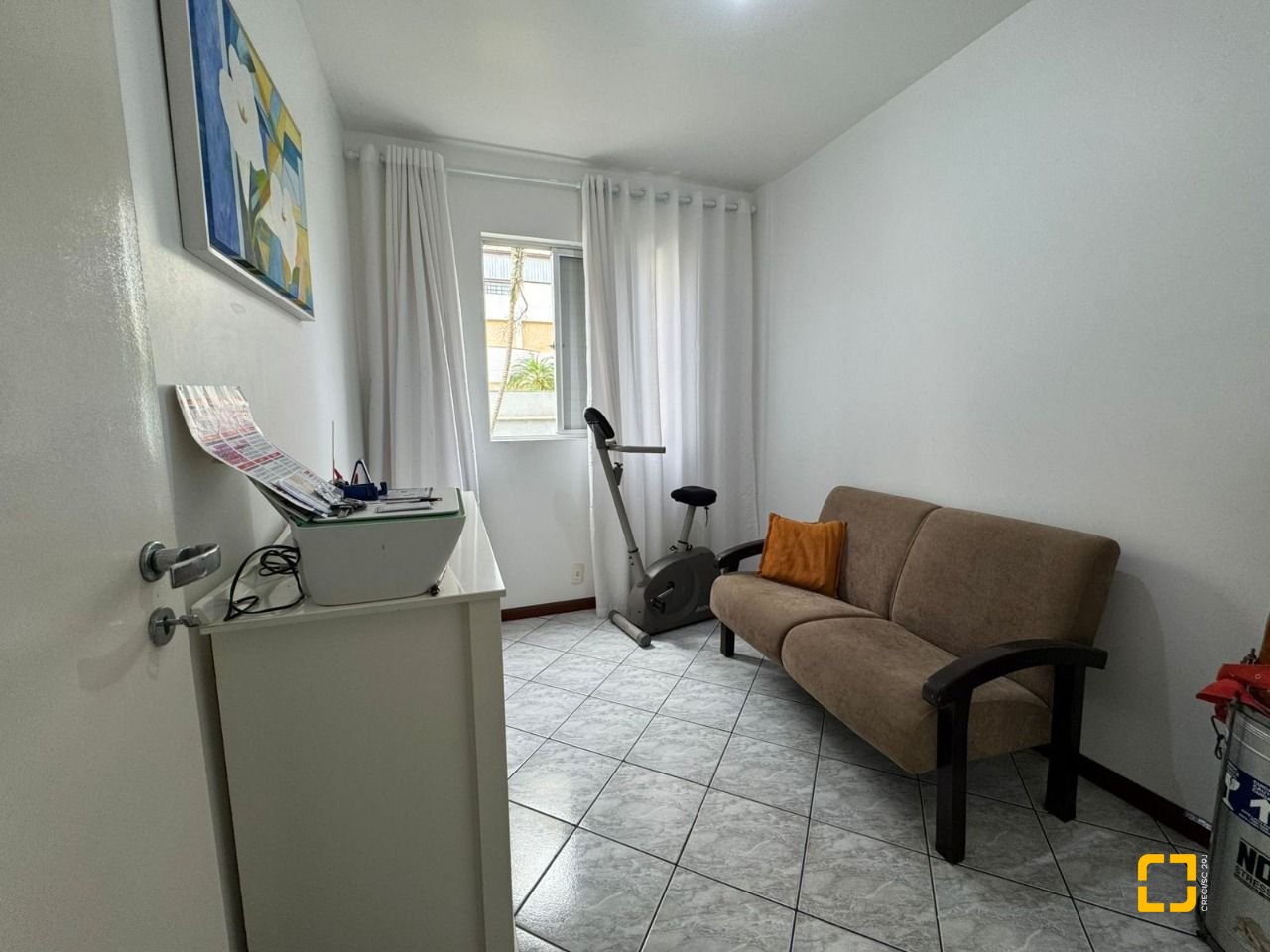 Apartamento com 108m², 5 quartos (sendo 1 suíte), 1 garagem, no bairro Bom Abrigo em Florianópolis