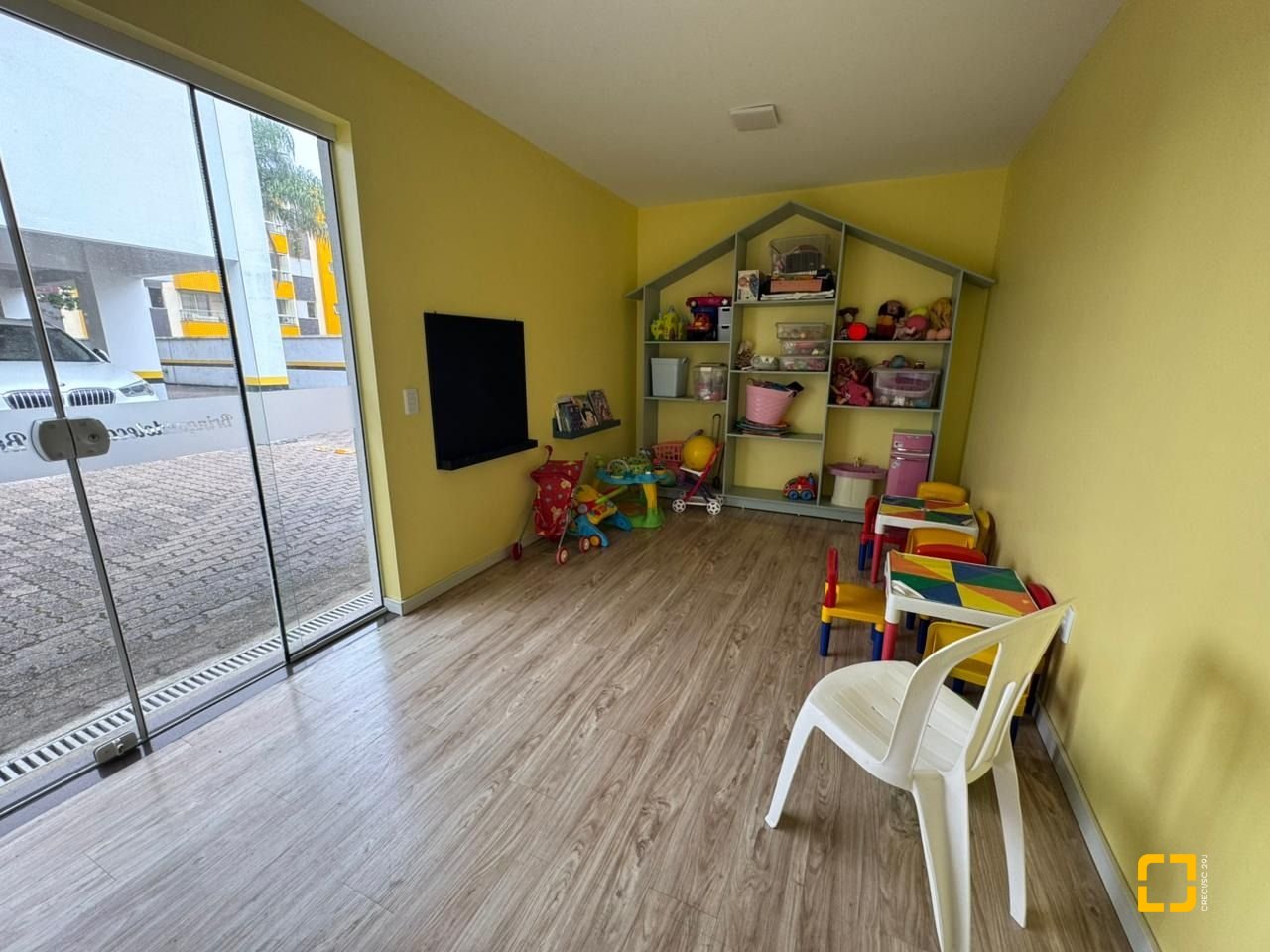 Apartamento com 108m², 5 quartos (sendo 1 suíte), 1 garagem, no bairro Bom Abrigo em Florianópolis