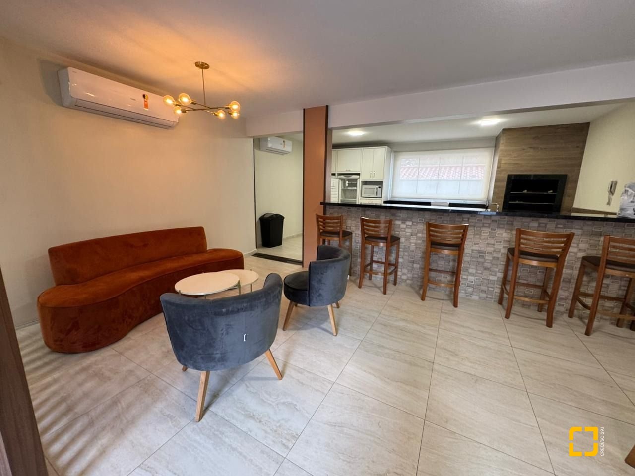 Apartamento com 108m², 5 quartos (sendo 1 suíte), 1 garagem, no bairro Bom Abrigo em Florianópolis