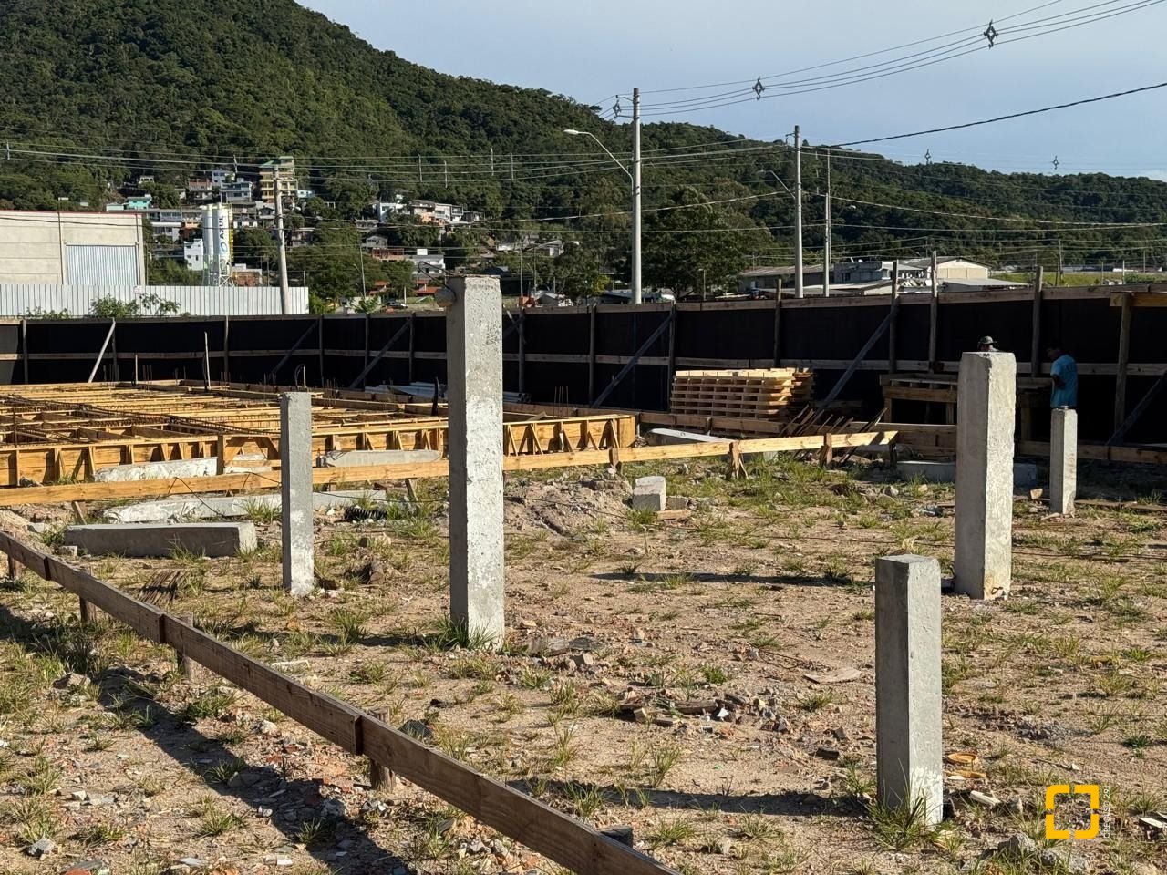 Casa com 151m², 4 quartos (sendo 1 suíte), 1 garagem, no bairro Vargem Grande em Florianópolis