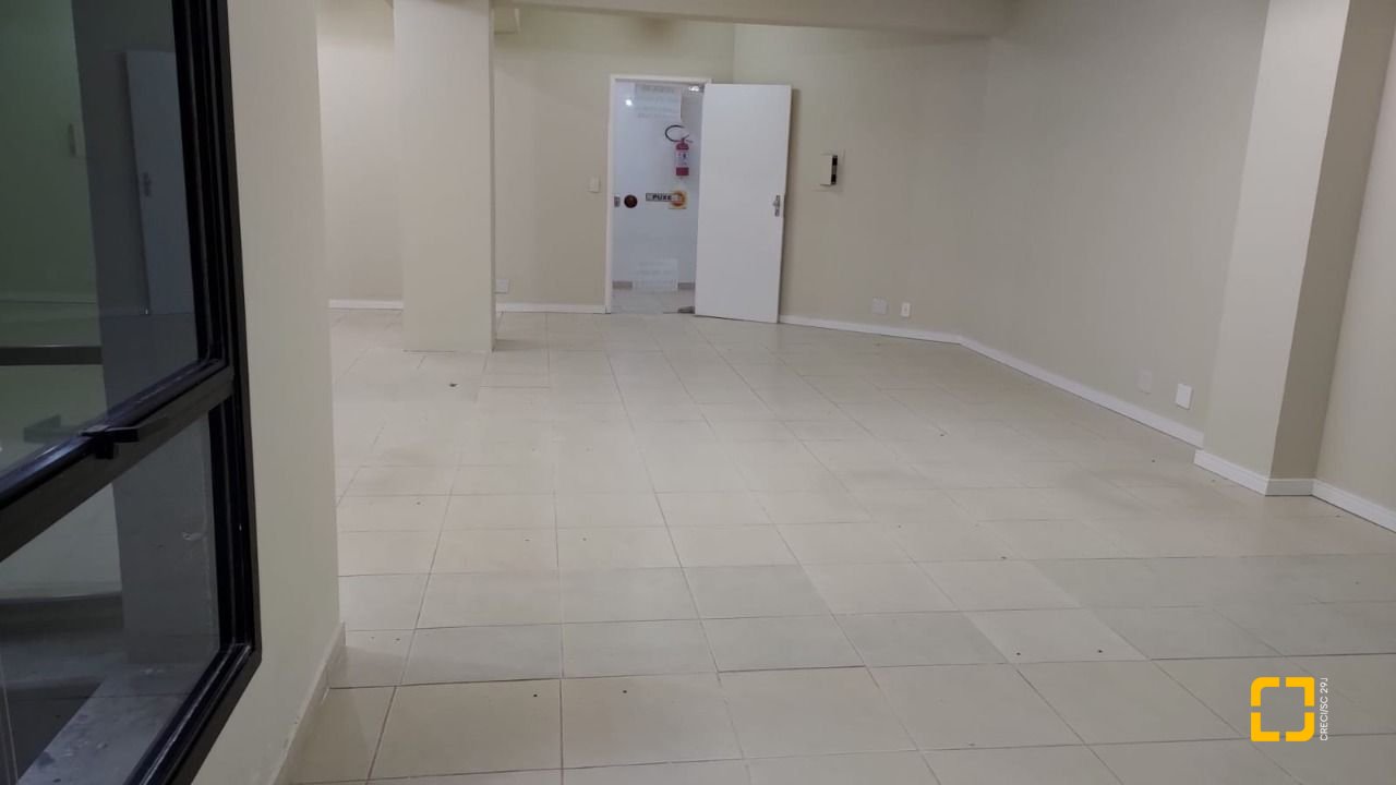 Sala com 98m², no bairro Centro em Florianópolis