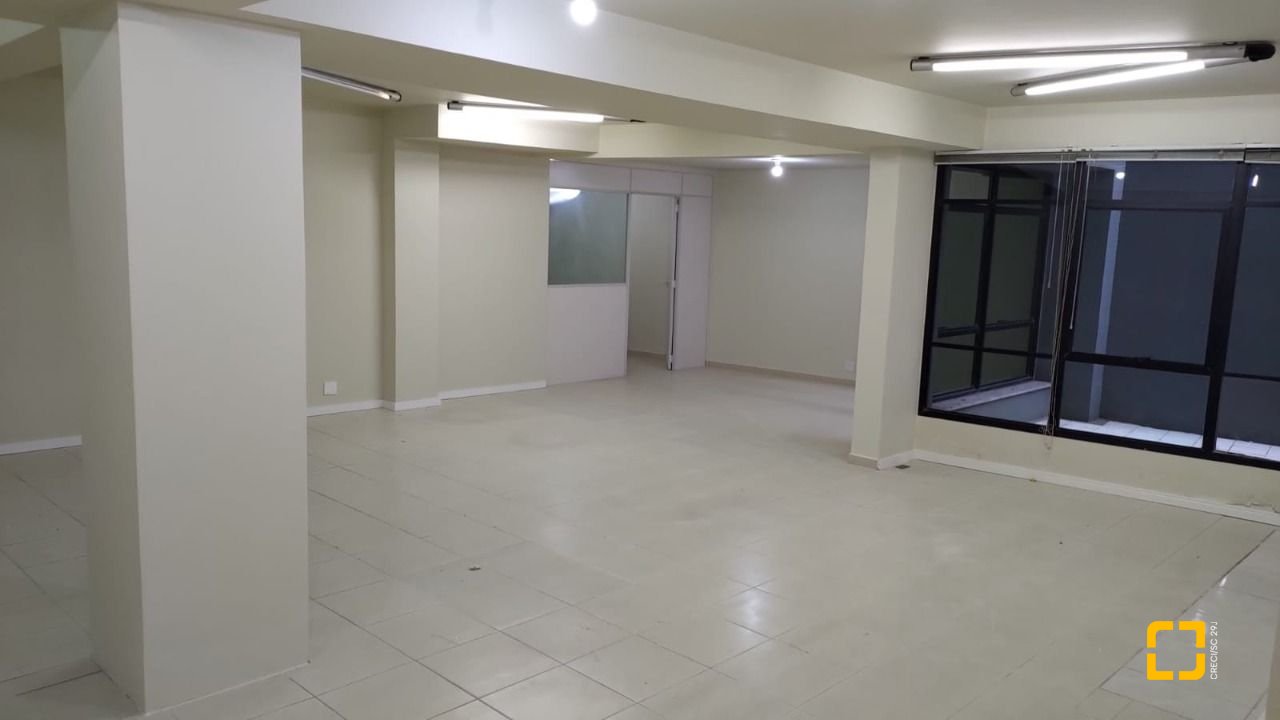 Sala com 98m², no bairro Centro em Florianópolis