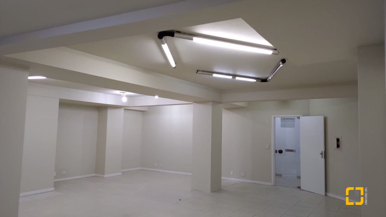 Sala com 98m², no bairro Centro em Florianópolis