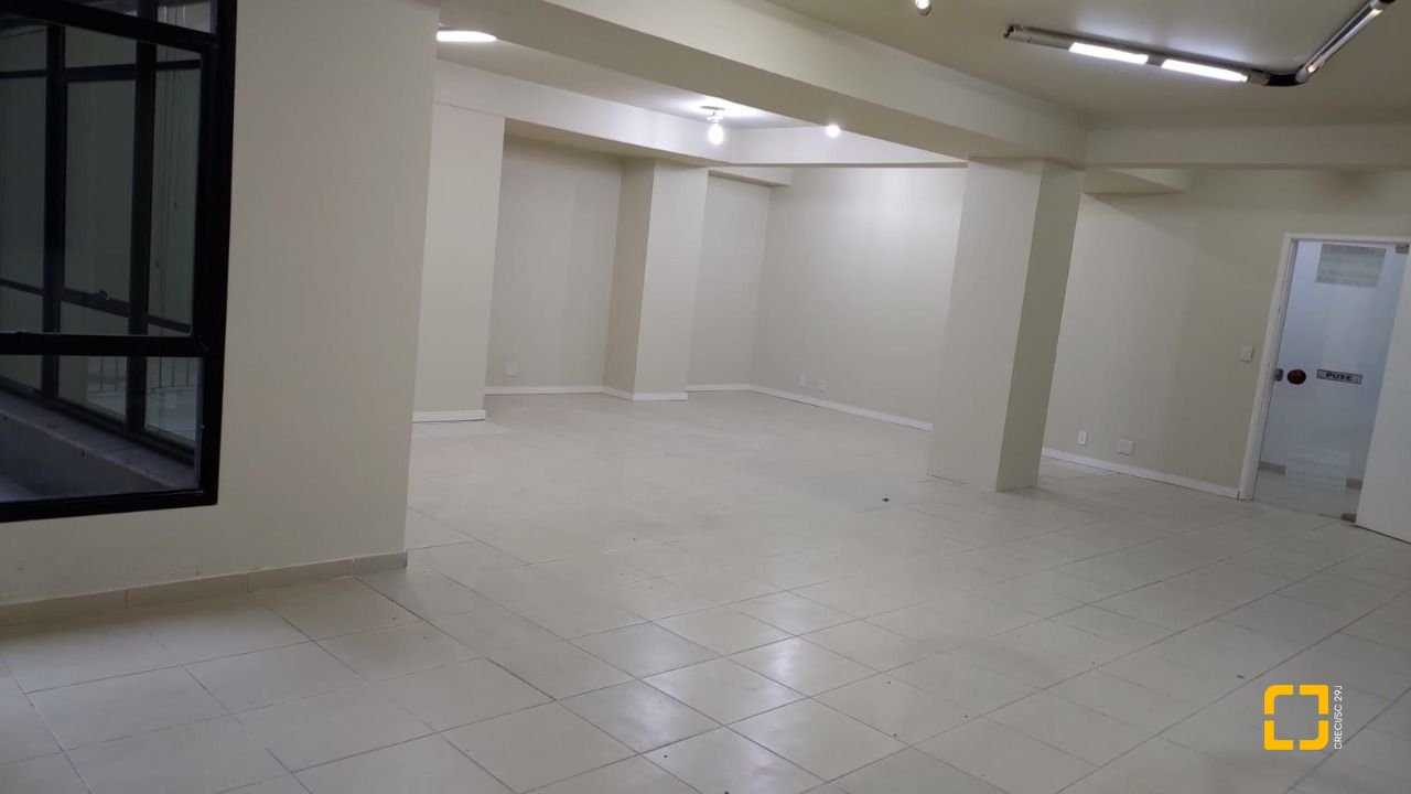 Sala com 98m², no bairro Centro em Florianópolis