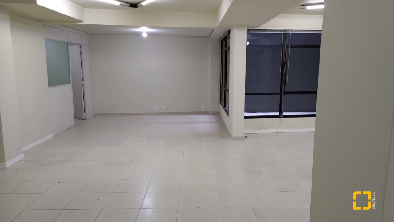 Sala com 98m², no bairro Centro em Florianópolis