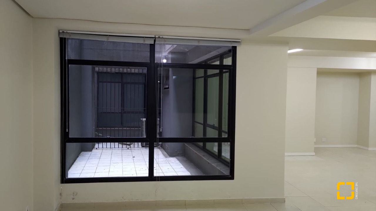 Sala com 98m², no bairro Centro em Florianópolis