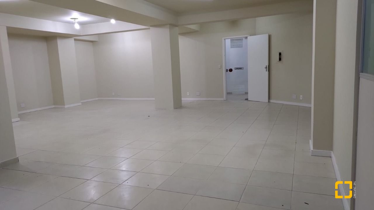 Sala com 98m², no bairro Centro em Florianópolis