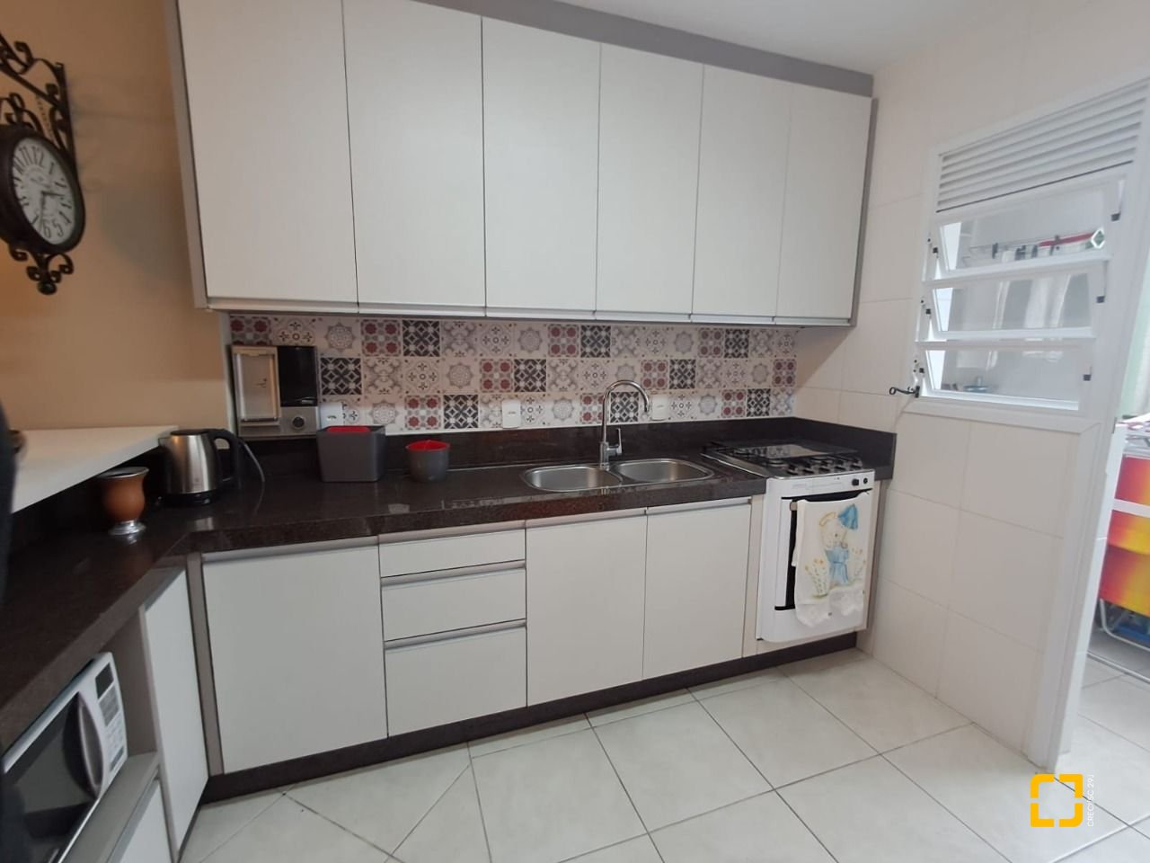 Apartamento com 78m², 3 quartos (sendo 1 suíte), 1 garagem, no bairro Praia Brava em Florianópolis