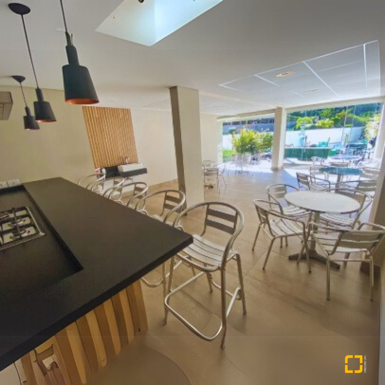 Apartamento com 78m², 3 quartos (sendo 1 suíte), 1 garagem, no bairro Praia Brava em Florianópolis