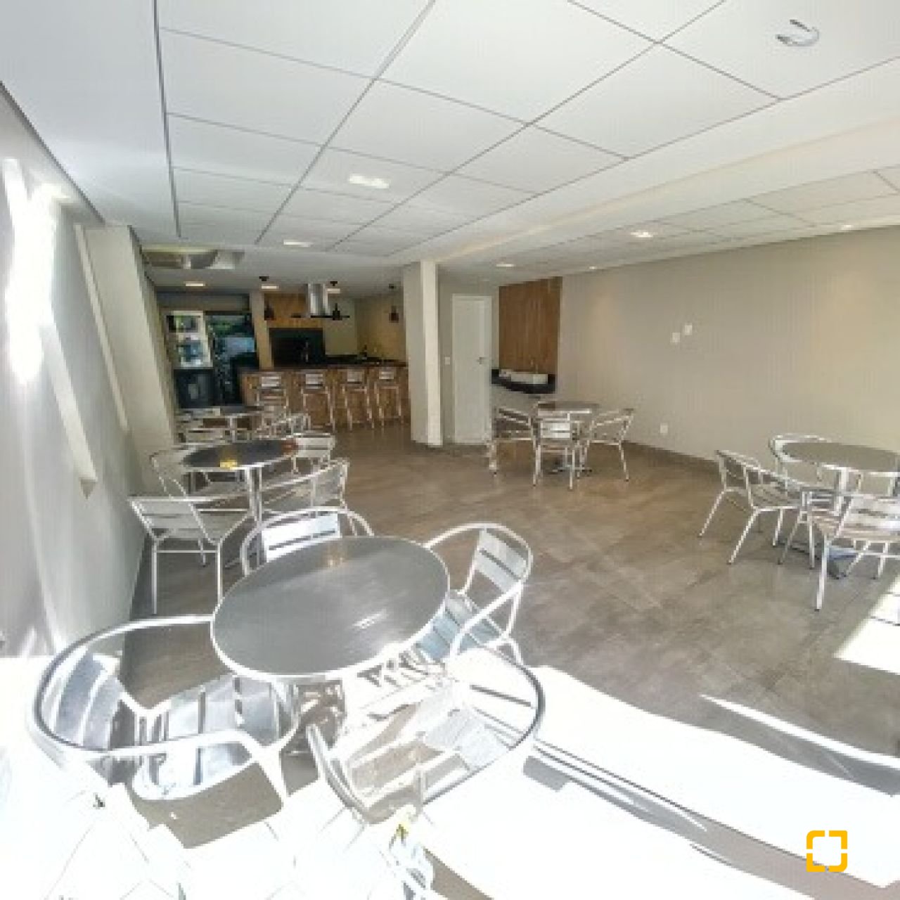 Apartamento com 78m², 3 quartos (sendo 1 suíte), 1 garagem, no bairro Praia Brava em Florianópolis