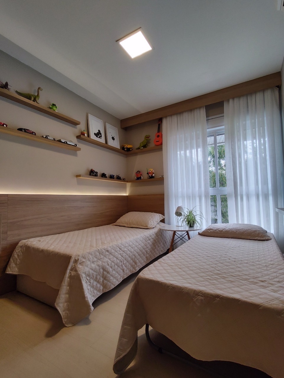 Apartamento com 89m², 3 quartos (sendo 1 suíte), 1 garagem, no bairro Campeche em Florianópolis