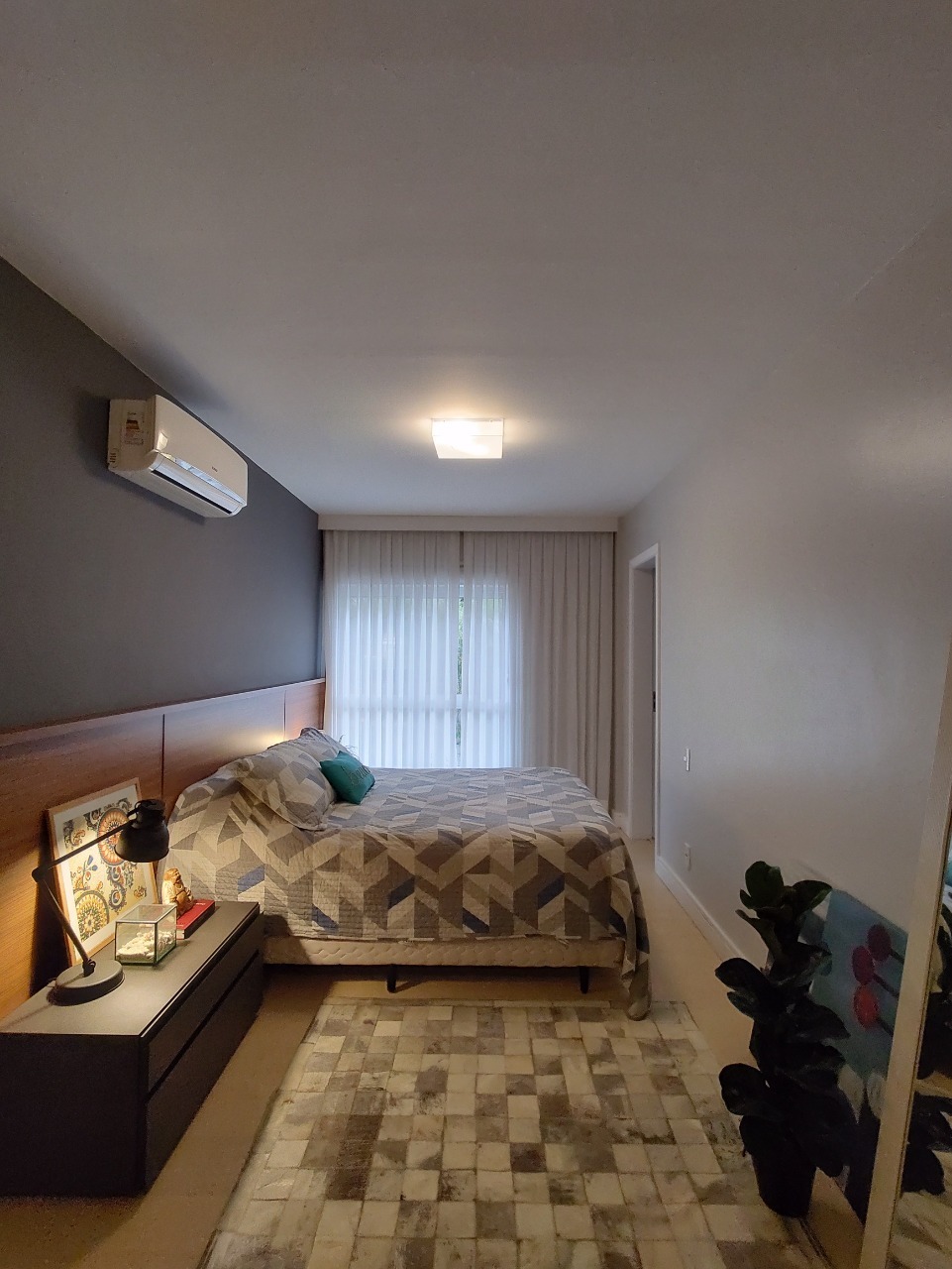 Apartamento com 89m², 3 quartos (sendo 1 suíte), 1 garagem, no bairro Campeche em Florianópolis