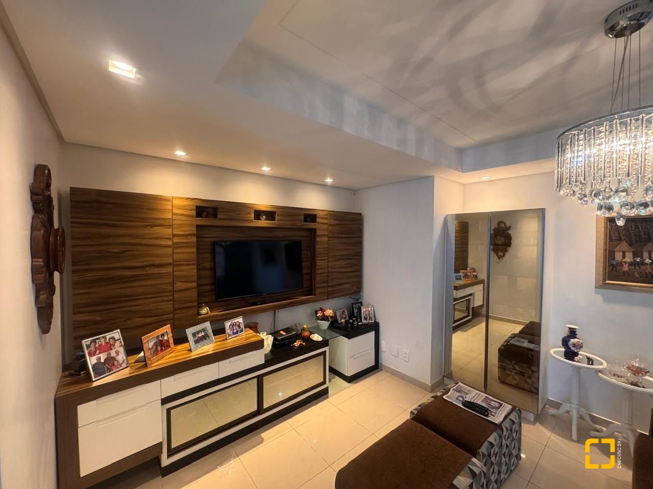 Cobertura com 196m², 3 quartos (sendo 1 suíte), 2 garagens, no bairro Carvoeira em Florianópolis