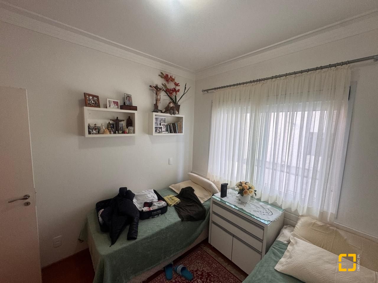 Cobertura com 196m², 3 quartos (sendo 1 suíte), 2 garagens, no bairro Carvoeira em Florianópolis