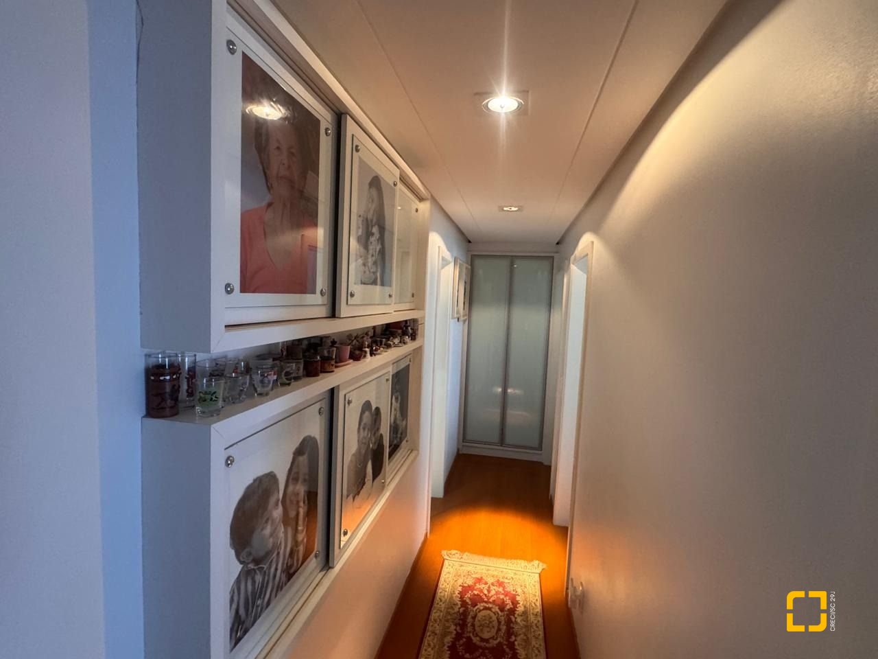 Cobertura com 196m², 3 quartos (sendo 1 suíte), 2 garagens, no bairro Carvoeira em Florianópolis