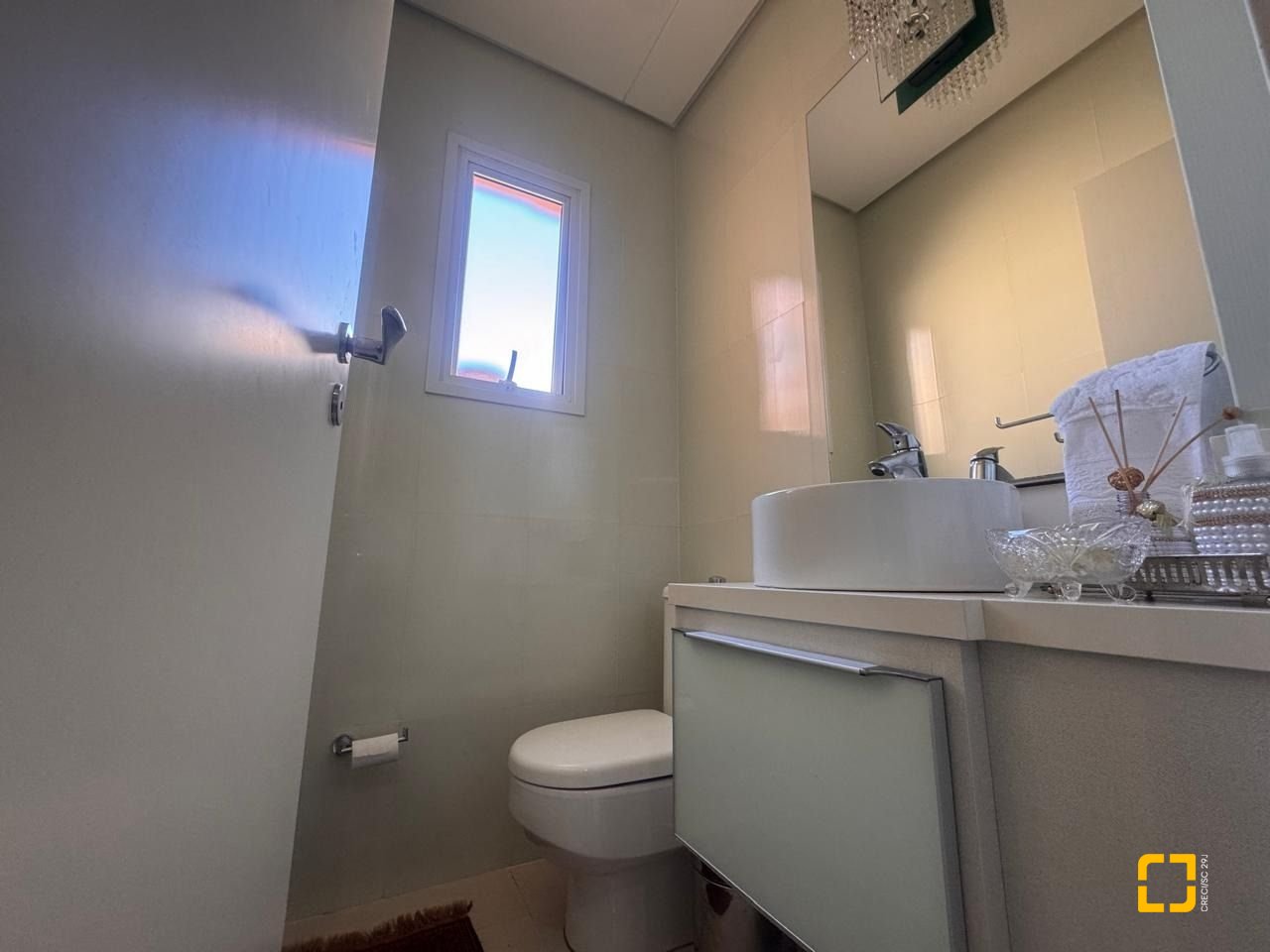Cobertura com 196m², 3 quartos (sendo 1 suíte), 2 garagens, no bairro Carvoeira em Florianópolis