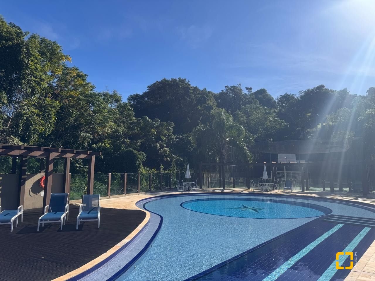 Cobertura com 196m², 3 quartos (sendo 1 suíte), 2 garagens, no bairro Carvoeira em Florianópolis