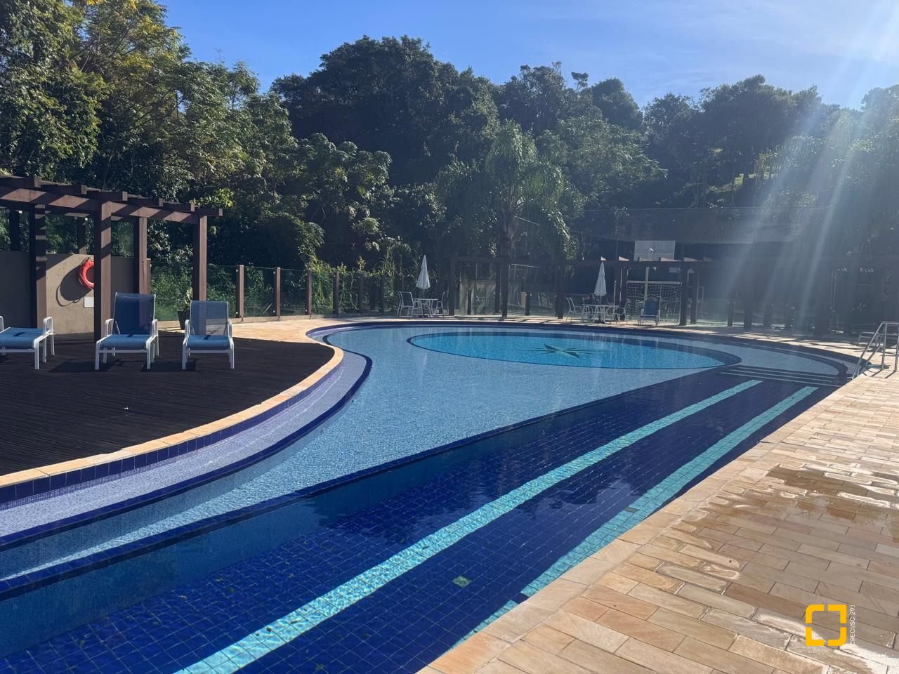 Cobertura com 196m², 3 quartos (sendo 1 suíte), 2 garagens, no bairro Carvoeira em Florianópolis