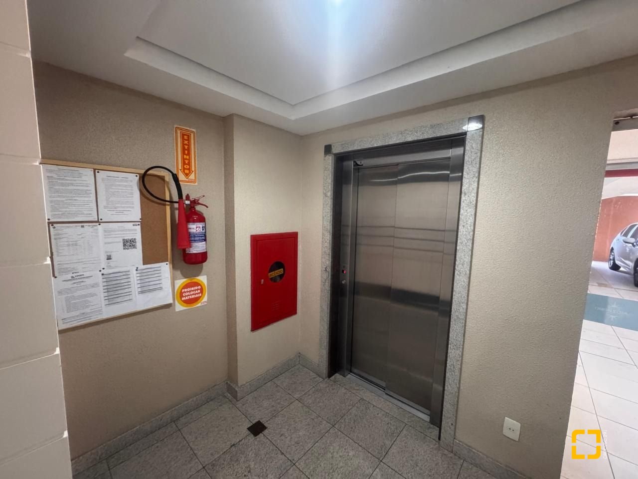 Cobertura com 196m², 3 quartos (sendo 1 suíte), 2 garagens, no bairro Carvoeira em Florianópolis