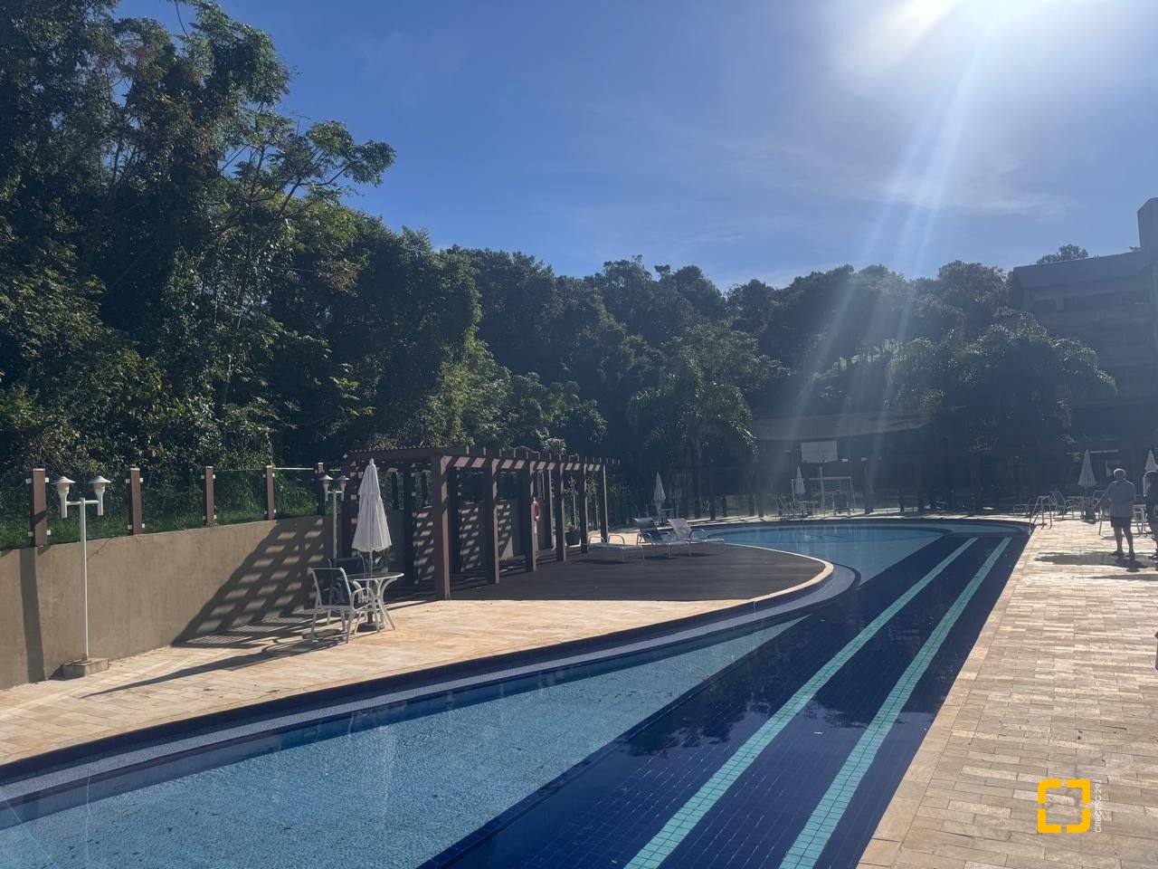 Cobertura com 196m², 4 quartos (sendo 1 suíte), 2 garagens, no bairro Carvoeira em Florianópolis