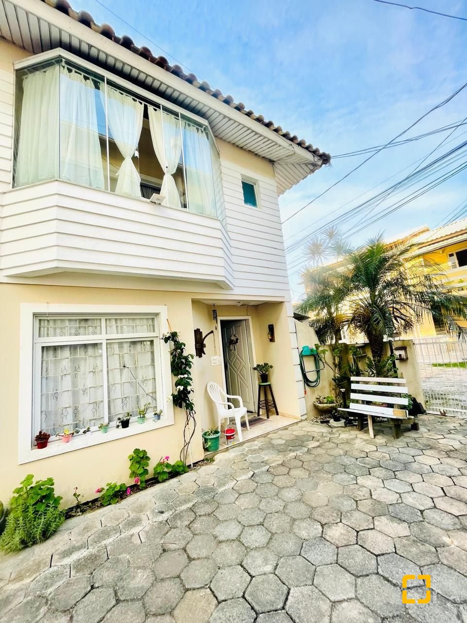 Apartamento com 79m², 4 quartos (sendo 2 suítes), 1 garagem, no bairro Ingleses em Florianópolis