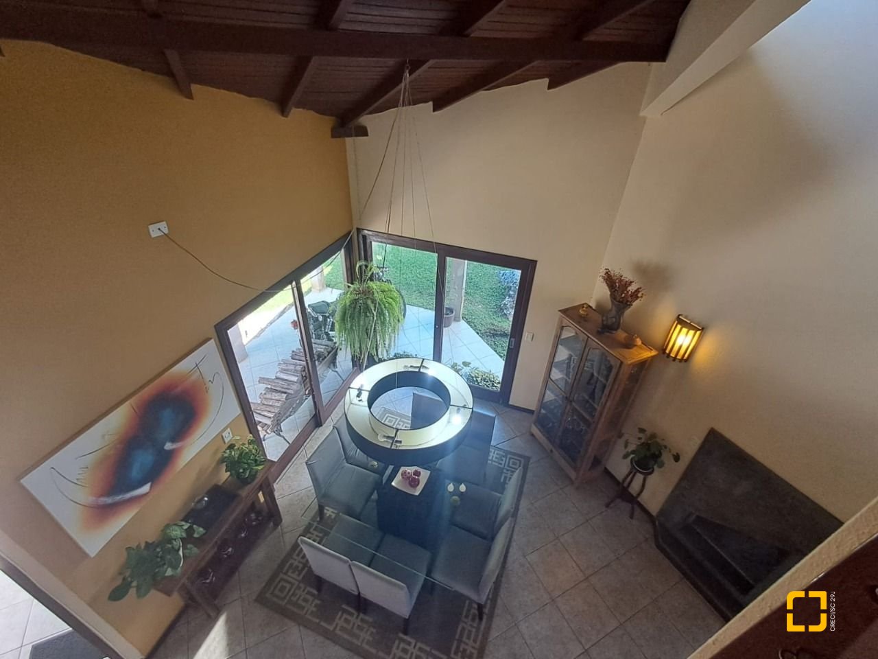Casa de Condomínio com 297m², 6 quartos (sendo 1 suíte), 4 garagens, no bairro Cachoeira do Bom Jesus em Florianópolis