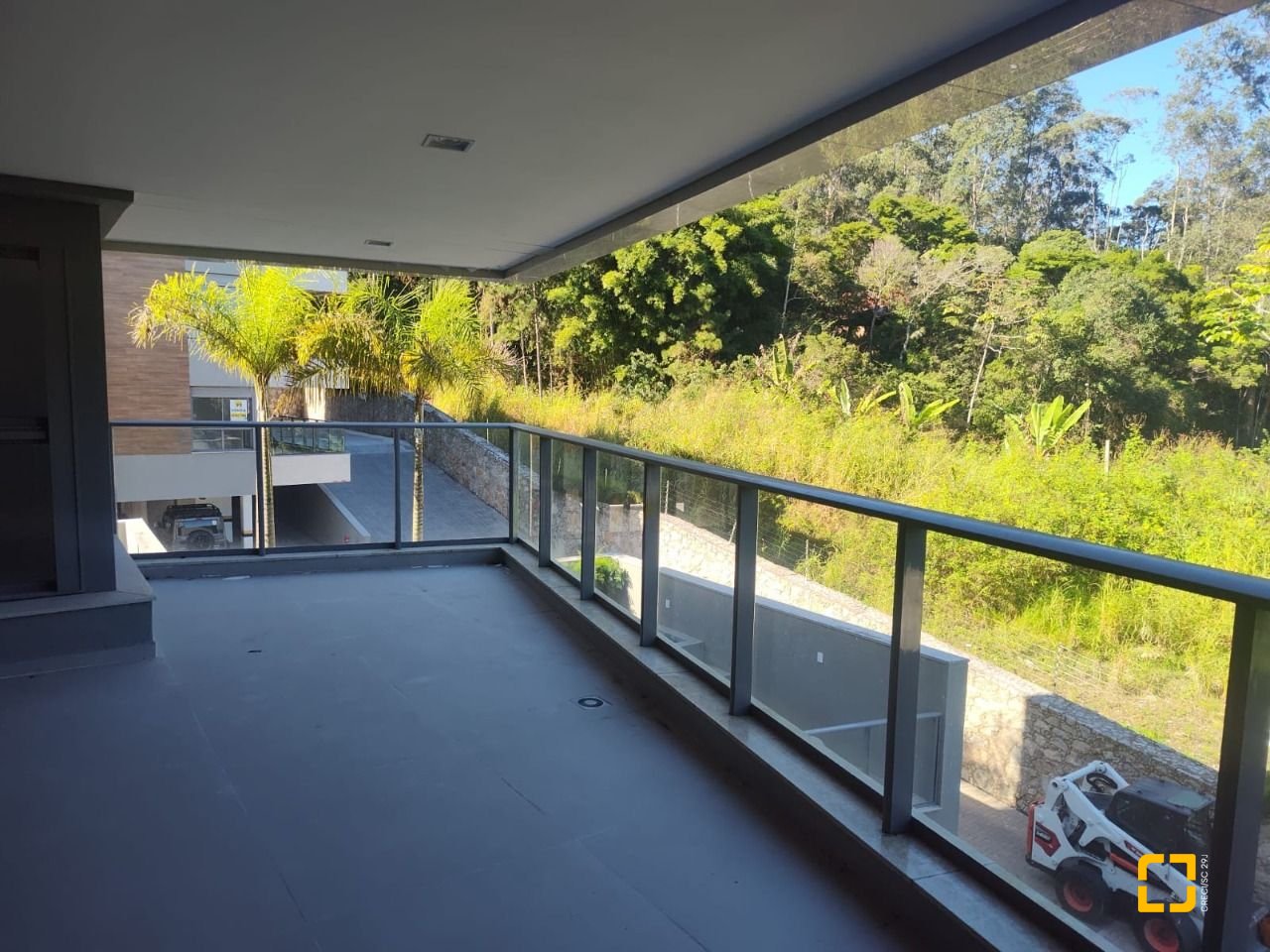 Apartamento com 164m², 6 quartos (sendo 3 suítes), 2 garagens, no bairro Cacupé em Florianópolis