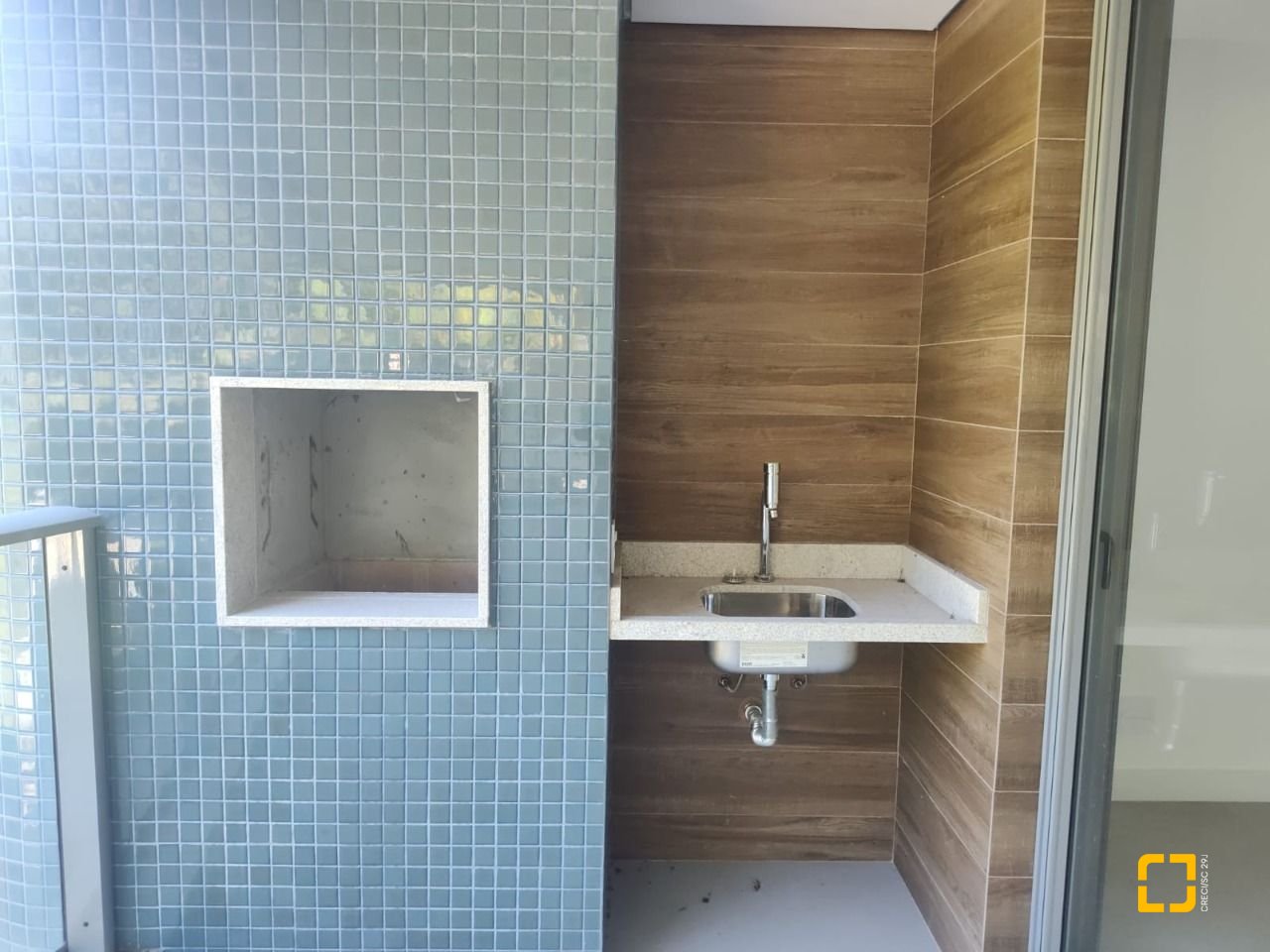 Apartamento com 164m², 6 quartos (sendo 3 suítes), 2 garagens, no bairro Cacupé em Florianópolis