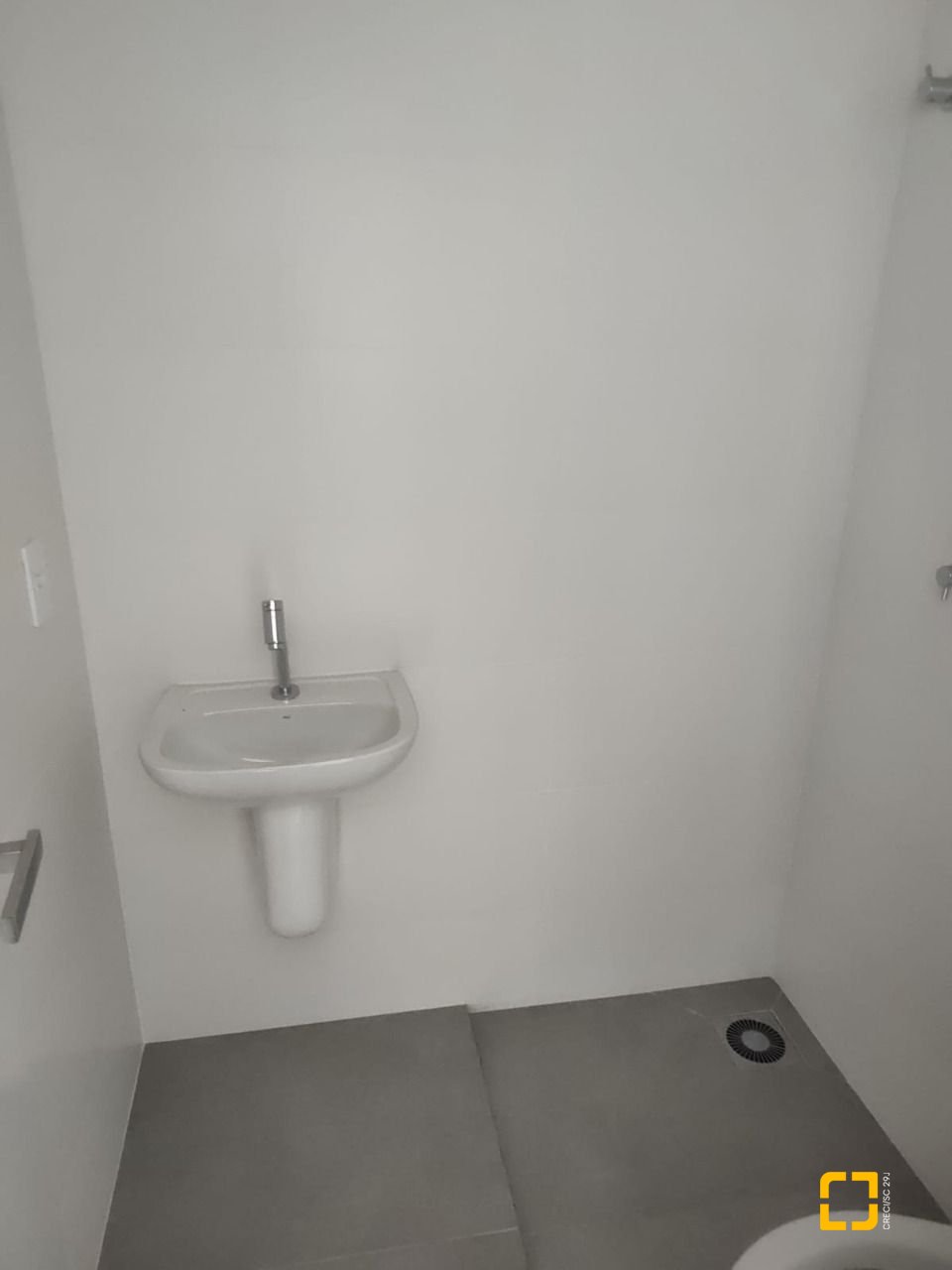 Apartamento com 164m², 6 quartos (sendo 3 suítes), 2 garagens, no bairro Cacupé em Florianópolis