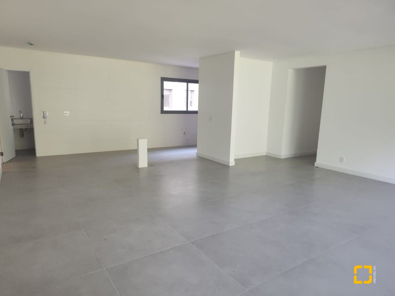 Apartamento com 164m², 6 quartos (sendo 3 suítes), 2 garagens, no bairro Cacupé em Florianópolis