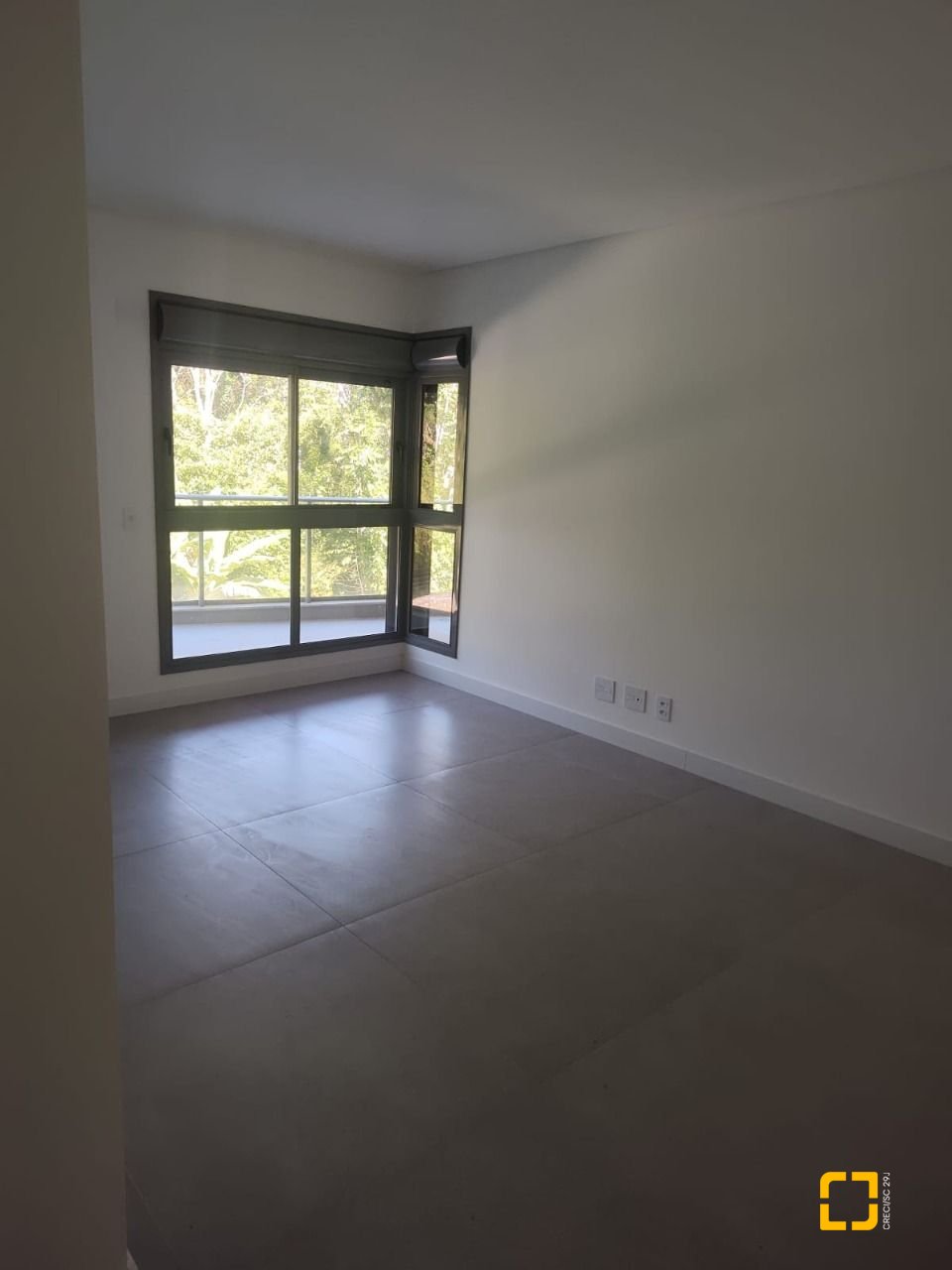 Apartamento com 164m², 6 quartos (sendo 3 suítes), 2 garagens, no bairro Cacupé em Florianópolis