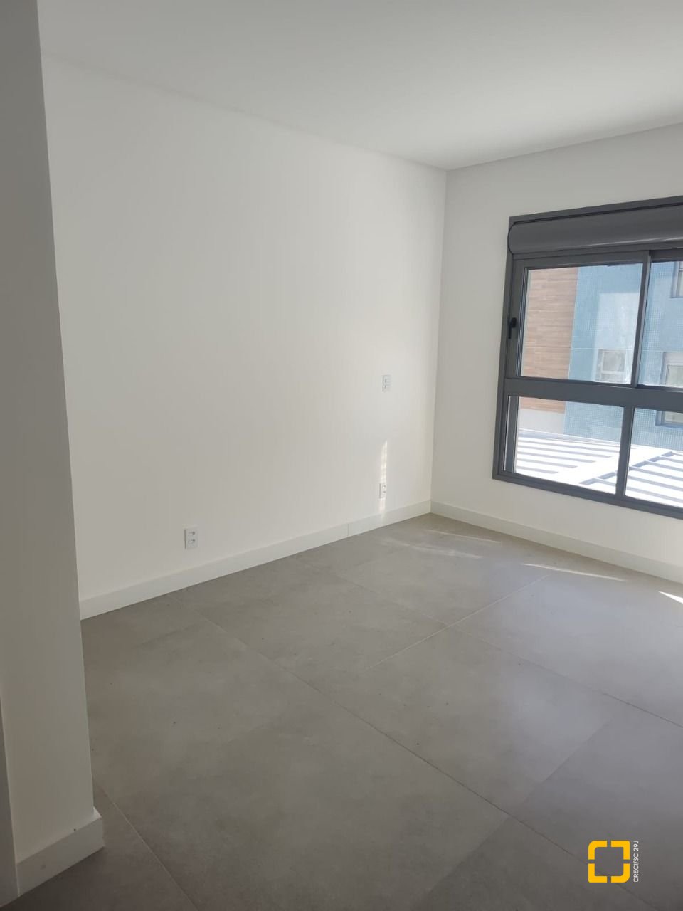 Apartamento com 164m², 6 quartos (sendo 3 suítes), 2 garagens, no bairro Cacupé em Florianópolis