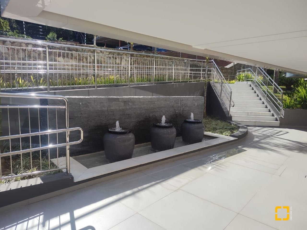 Apartamento com 164m², 6 quartos (sendo 3 suítes), 2 garagens, no bairro Cacupé em Florianópolis