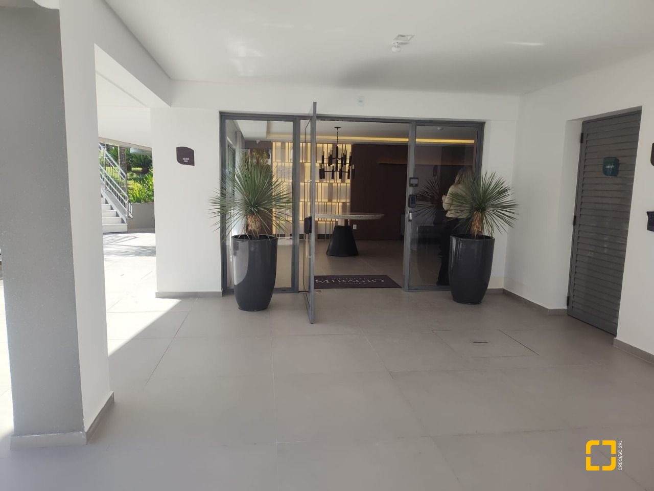 Apartamento com 164m², 6 quartos (sendo 3 suítes), 2 garagens, no bairro Cacupé em Florianópolis