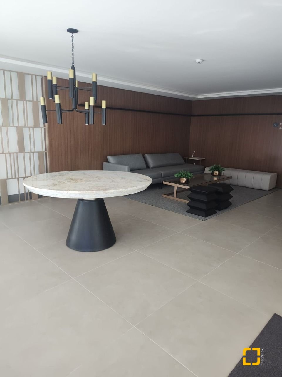 Apartamento com 164m², 6 quartos (sendo 3 suítes), 2 garagens, no bairro Cacupé em Florianópolis