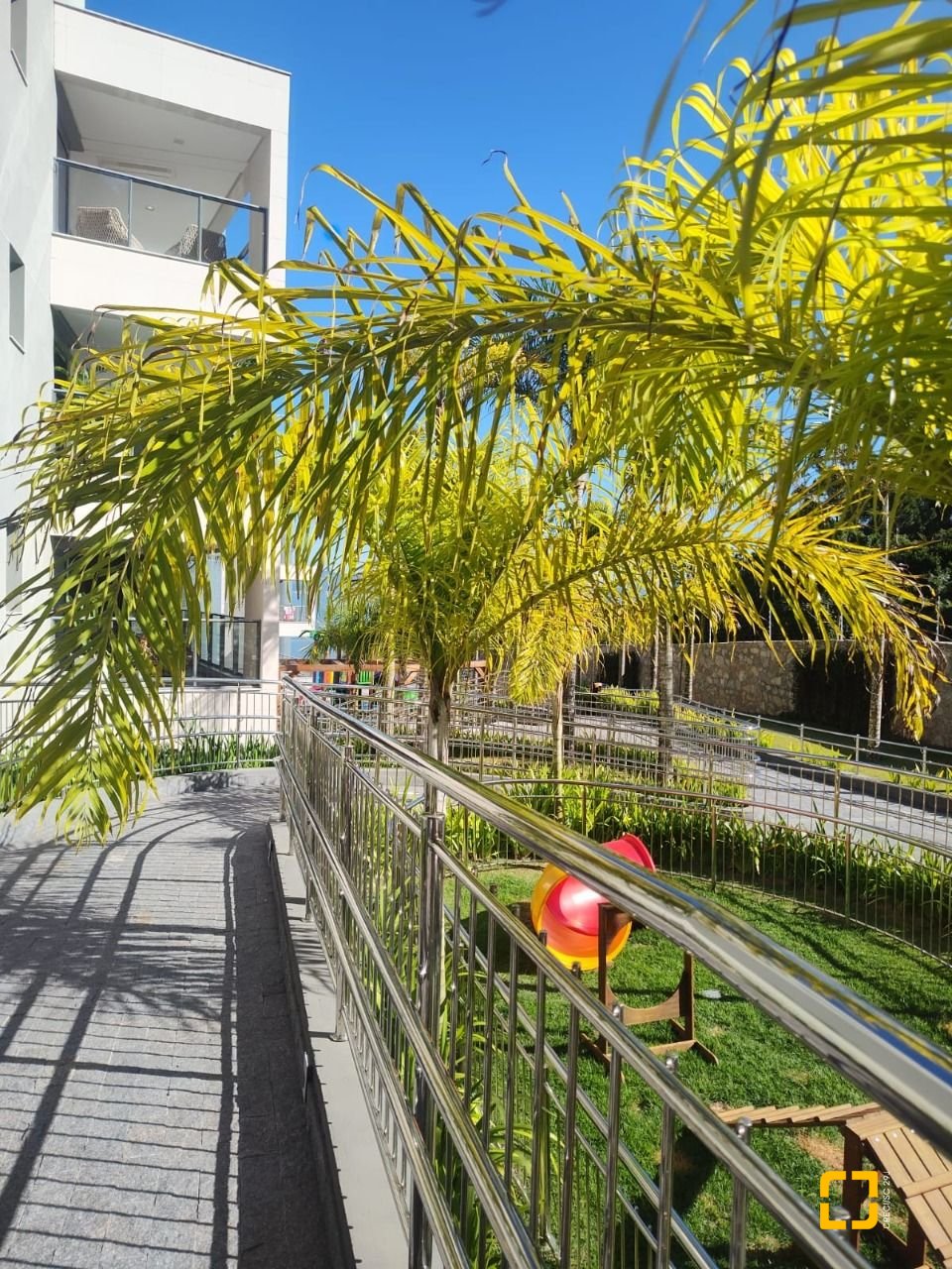 Apartamento com 164m², 6 quartos (sendo 3 suítes), 2 garagens, no bairro Cacupé em Florianópolis