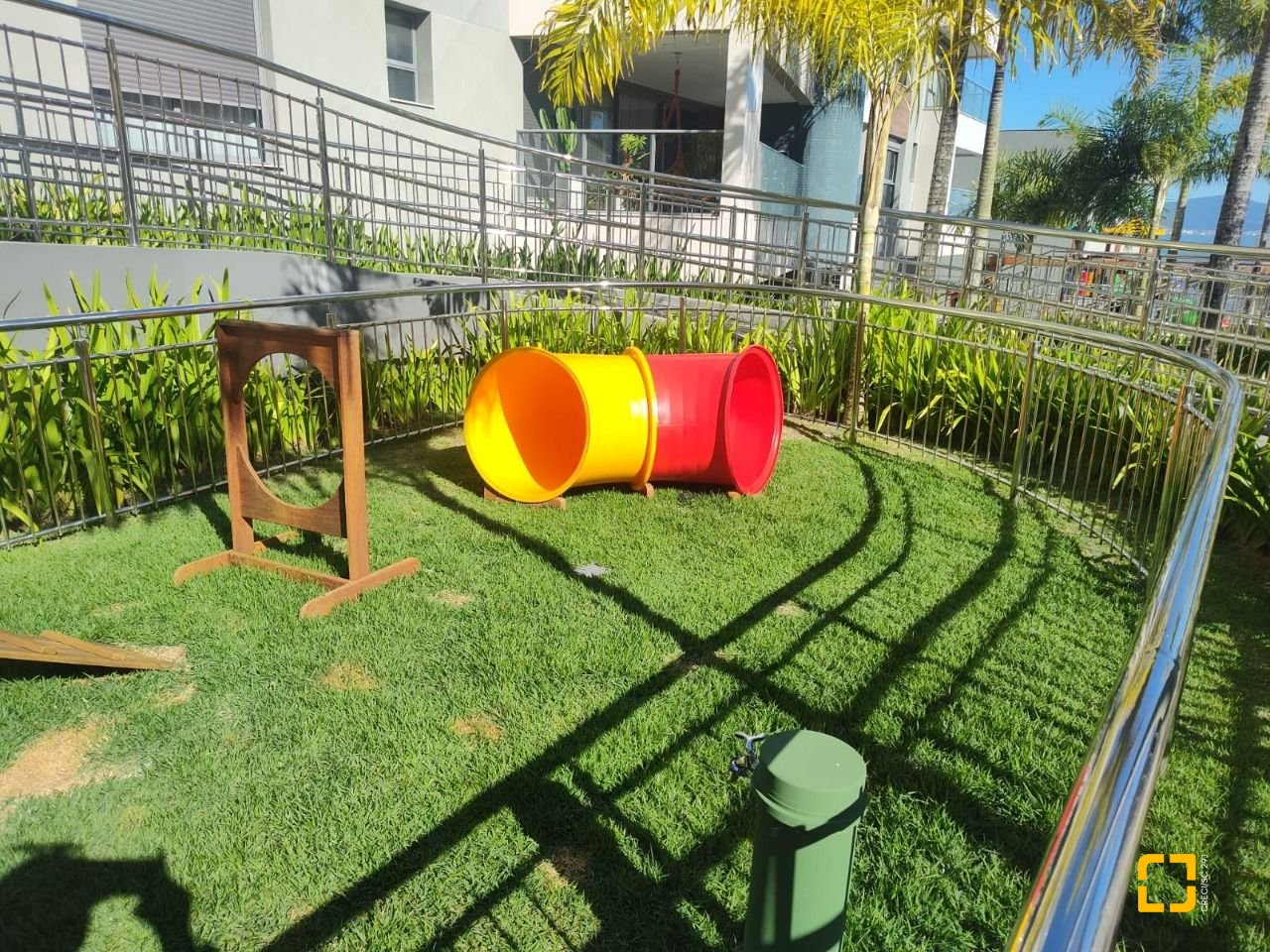 Apartamento com 164m², 6 quartos (sendo 3 suítes), 2 garagens, no bairro Cacupé em Florianópolis