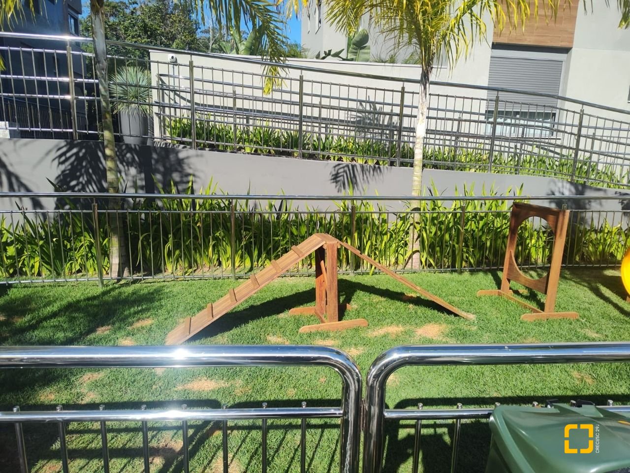 Apartamento com 164m², 6 quartos (sendo 3 suítes), 2 garagens, no bairro Cacupé em Florianópolis