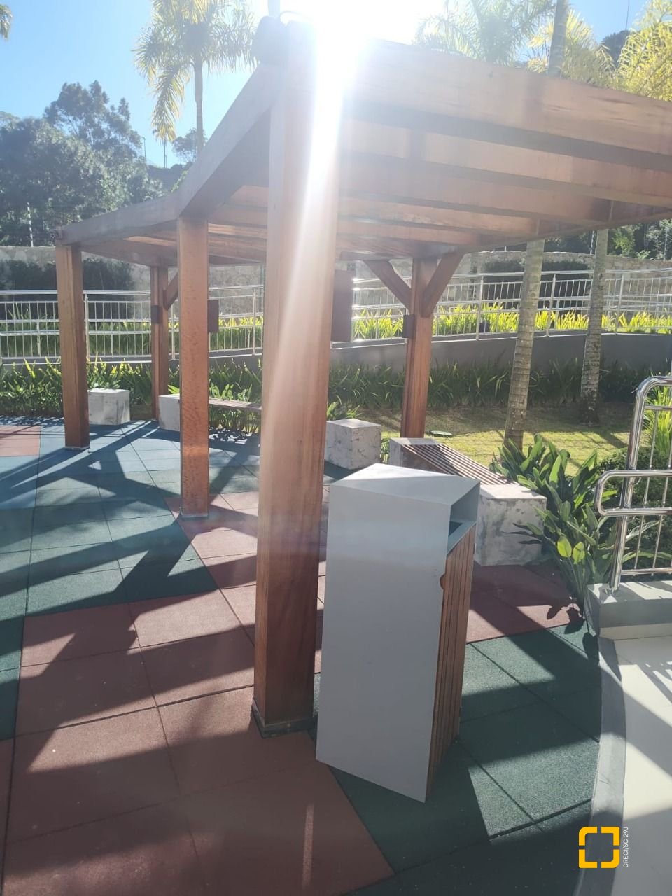 Apartamento com 164m², 6 quartos (sendo 3 suítes), 2 garagens, no bairro Cacupé em Florianópolis