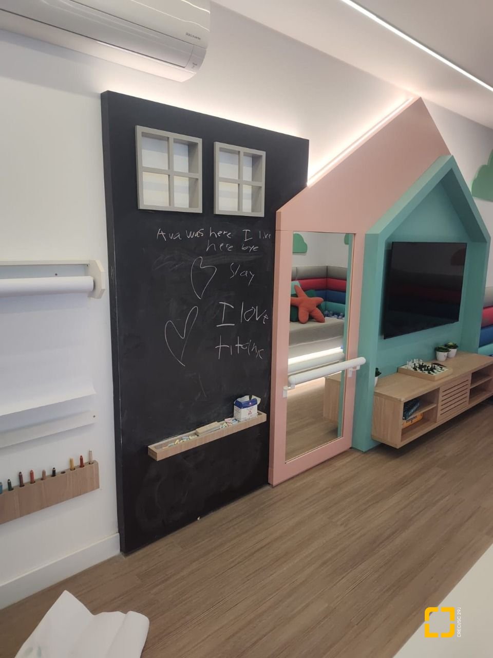 Apartamento com 164m², 6 quartos (sendo 3 suítes), 2 garagens, no bairro Cacupé em Florianópolis