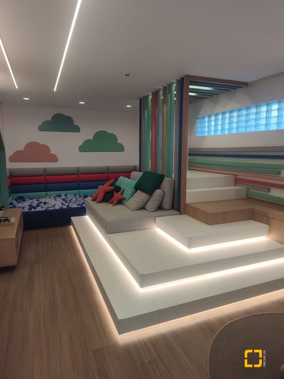 Apartamento com 164m², 6 quartos (sendo 3 suítes), 2 garagens, no bairro Cacupé em Florianópolis