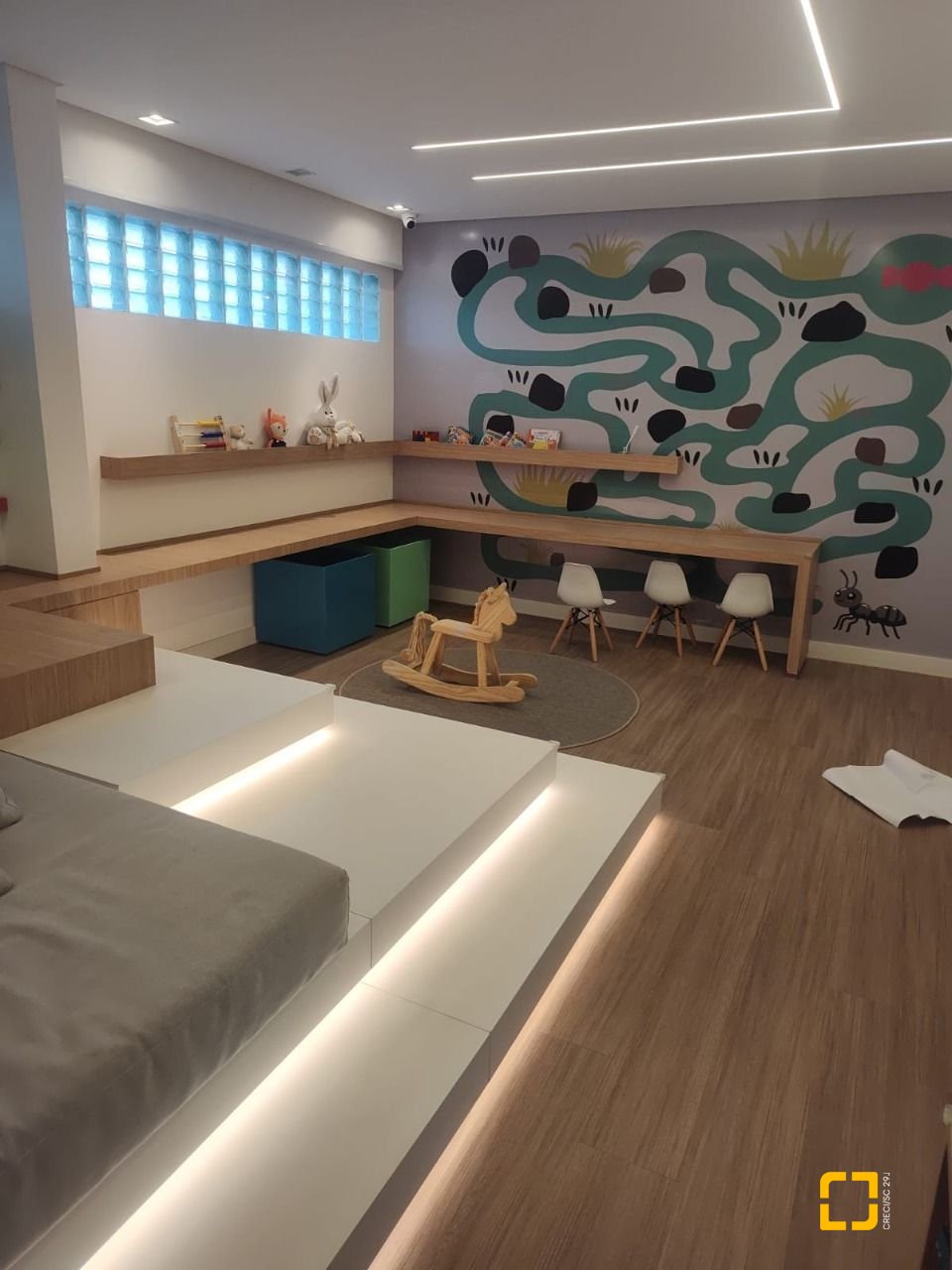 Apartamento com 164m², 6 quartos (sendo 3 suítes), 2 garagens, no bairro Cacupé em Florianópolis