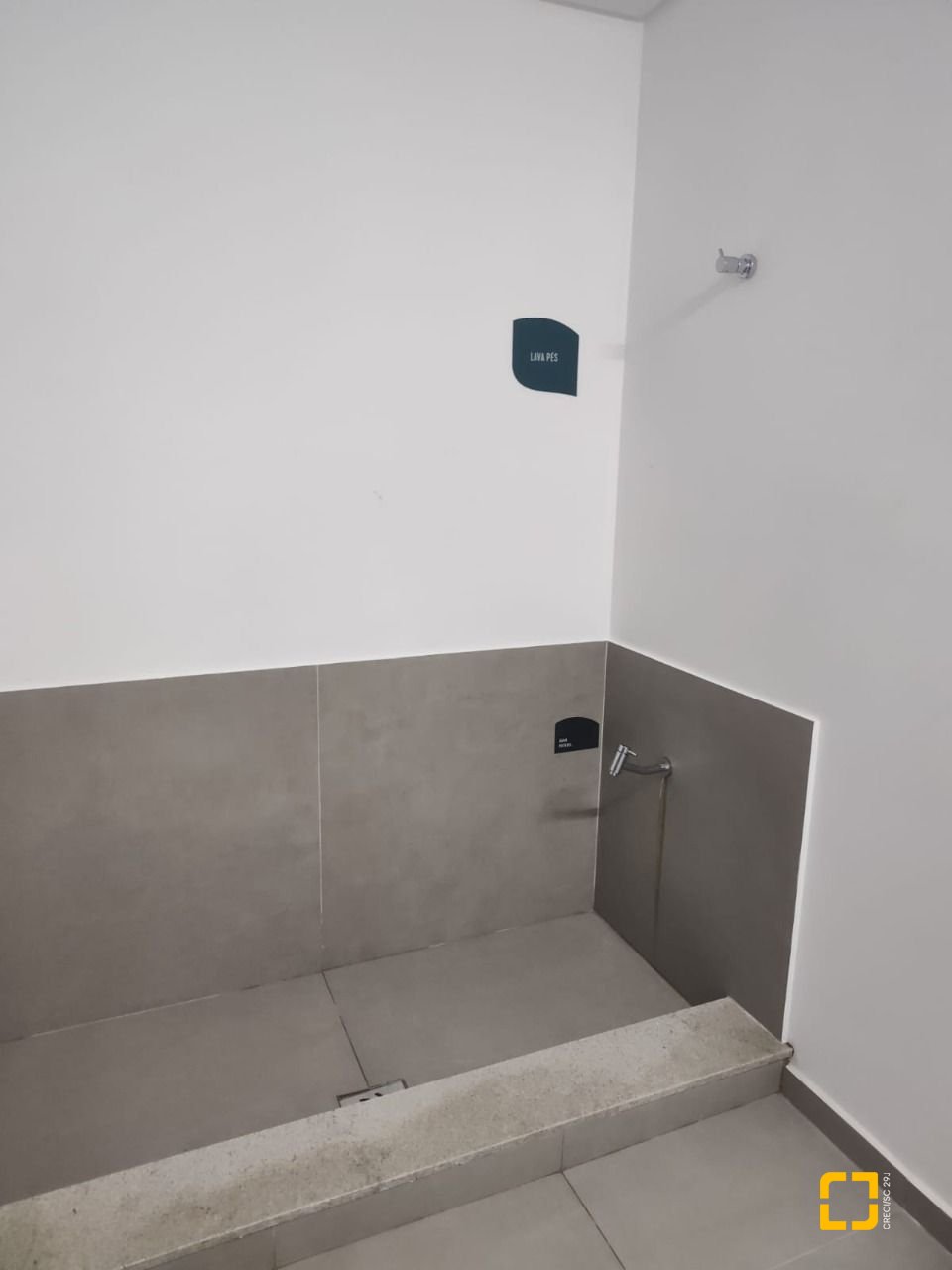 Apartamento com 164m², 6 quartos (sendo 3 suítes), 2 garagens, no bairro Cacupé em Florianópolis