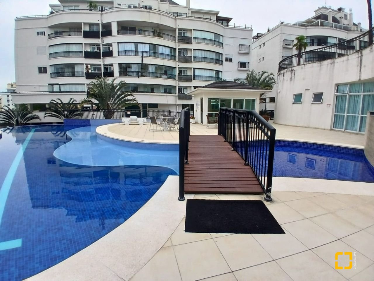 Apartamento com 106m², 4 quartos (sendo 2 suítes), 1 garagem, no bairro Coqueiros em Florianópolis