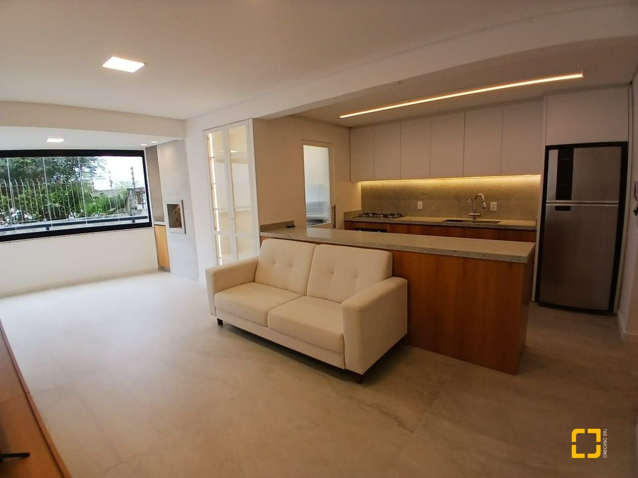 Apartamento com 106m², 4 quartos (sendo 2 suítes), 1 garagem, no bairro Coqueiros em Florianópolis