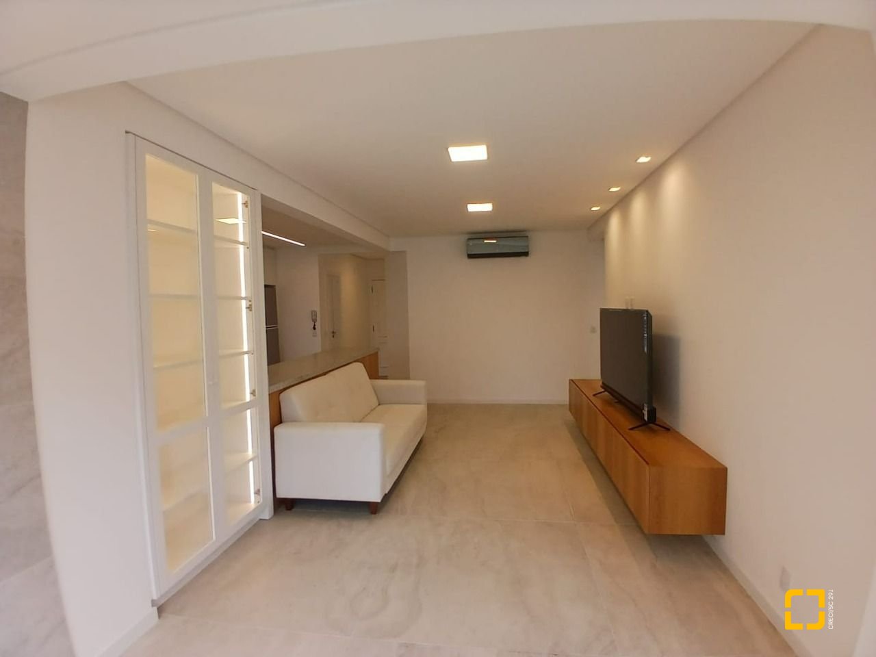 Apartamento com 106m², 4 quartos (sendo 2 suítes), 1 garagem, no bairro Coqueiros em Florianópolis