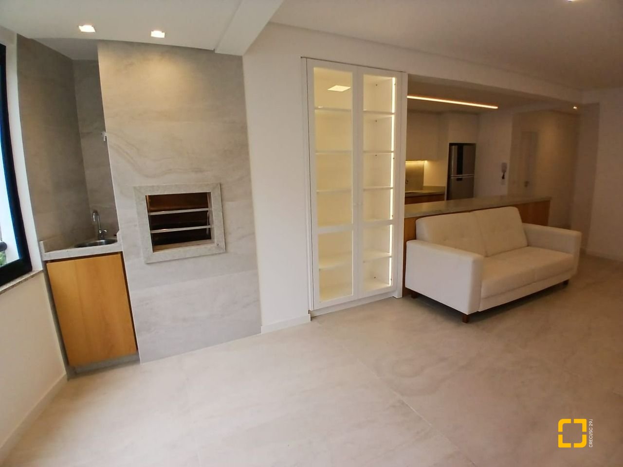 Apartamento com 106m², 4 quartos (sendo 2 suítes), 1 garagem, no bairro Coqueiros em Florianópolis
