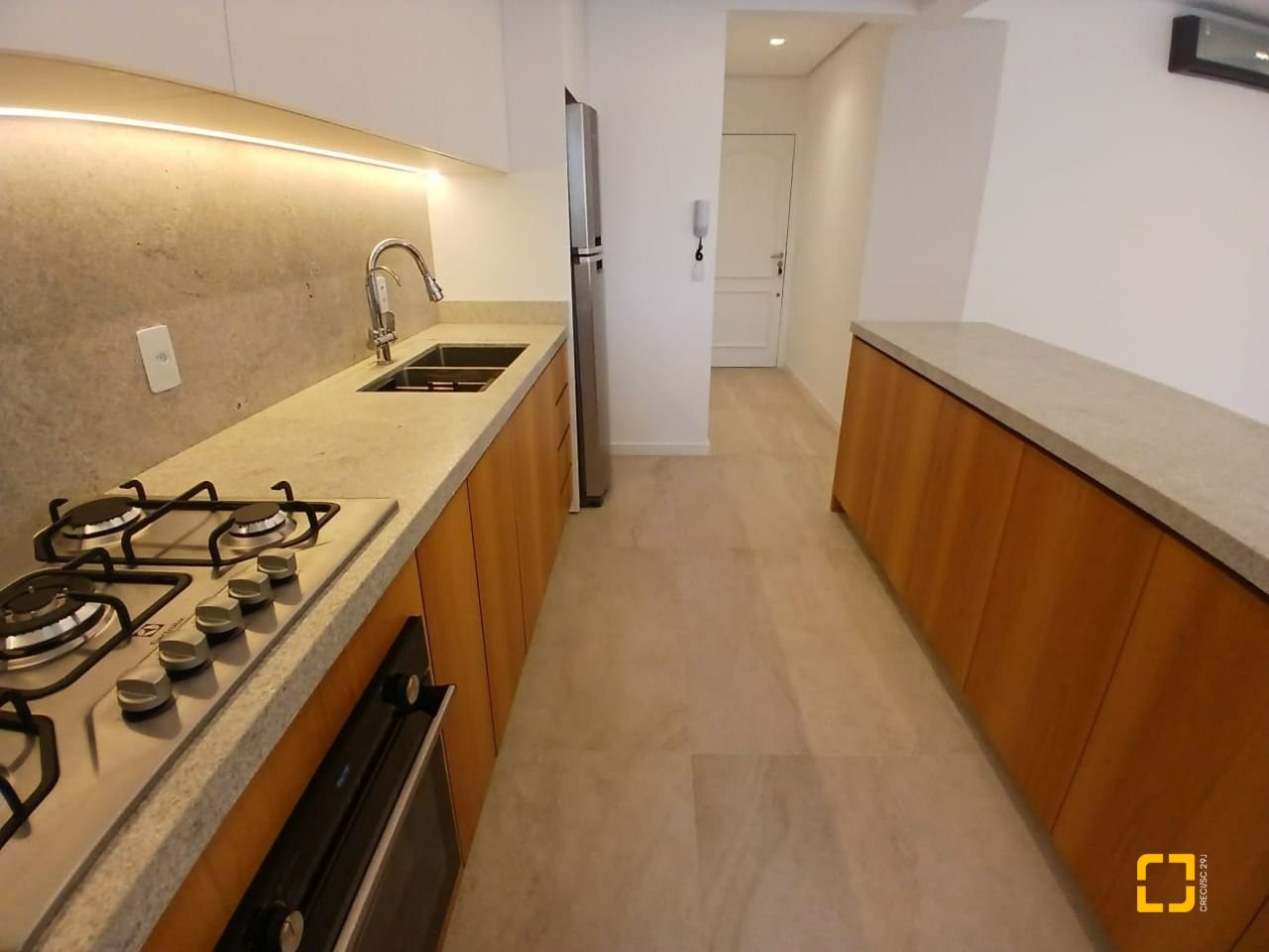 Apartamento com 106m², 4 quartos (sendo 2 suítes), 1 garagem, no bairro Coqueiros em Florianópolis