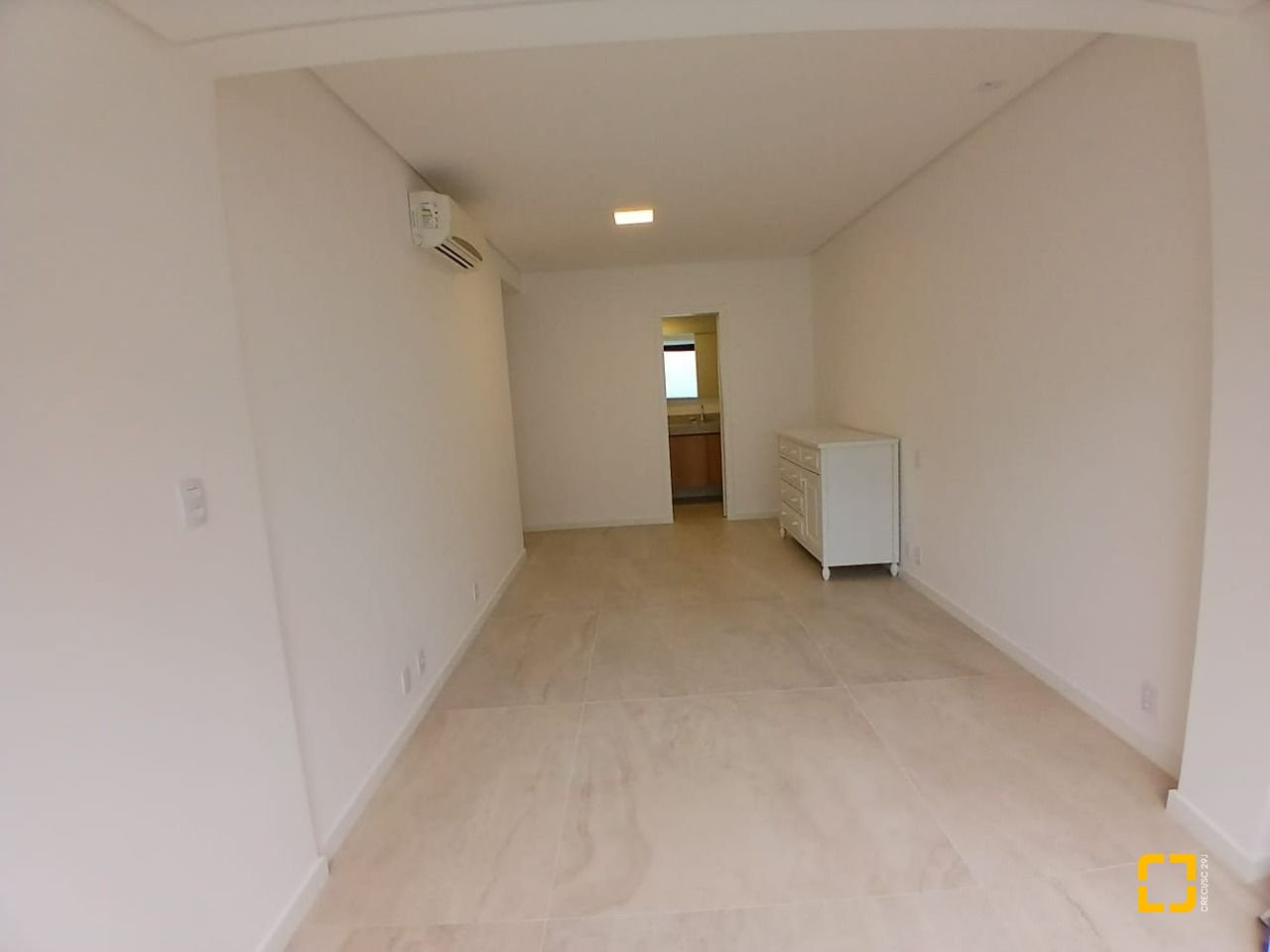 Apartamento com 106m², 4 quartos (sendo 2 suítes), 1 garagem, no bairro Coqueiros em Florianópolis